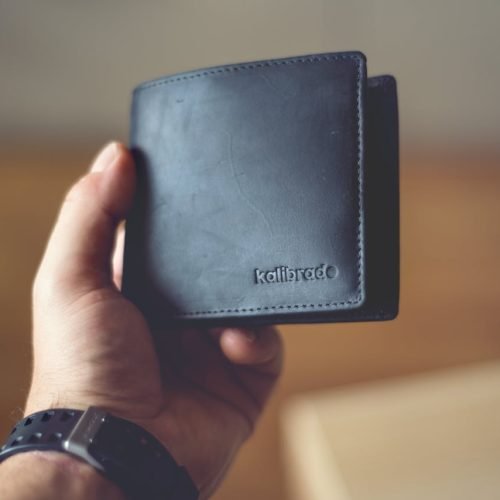 pexels-emil-kalibradov-3013808-4568373